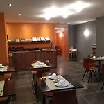Boris V. By Happyculture מלון